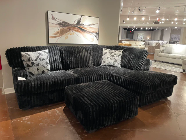 6139 2 PC Sectional in Mondo Black