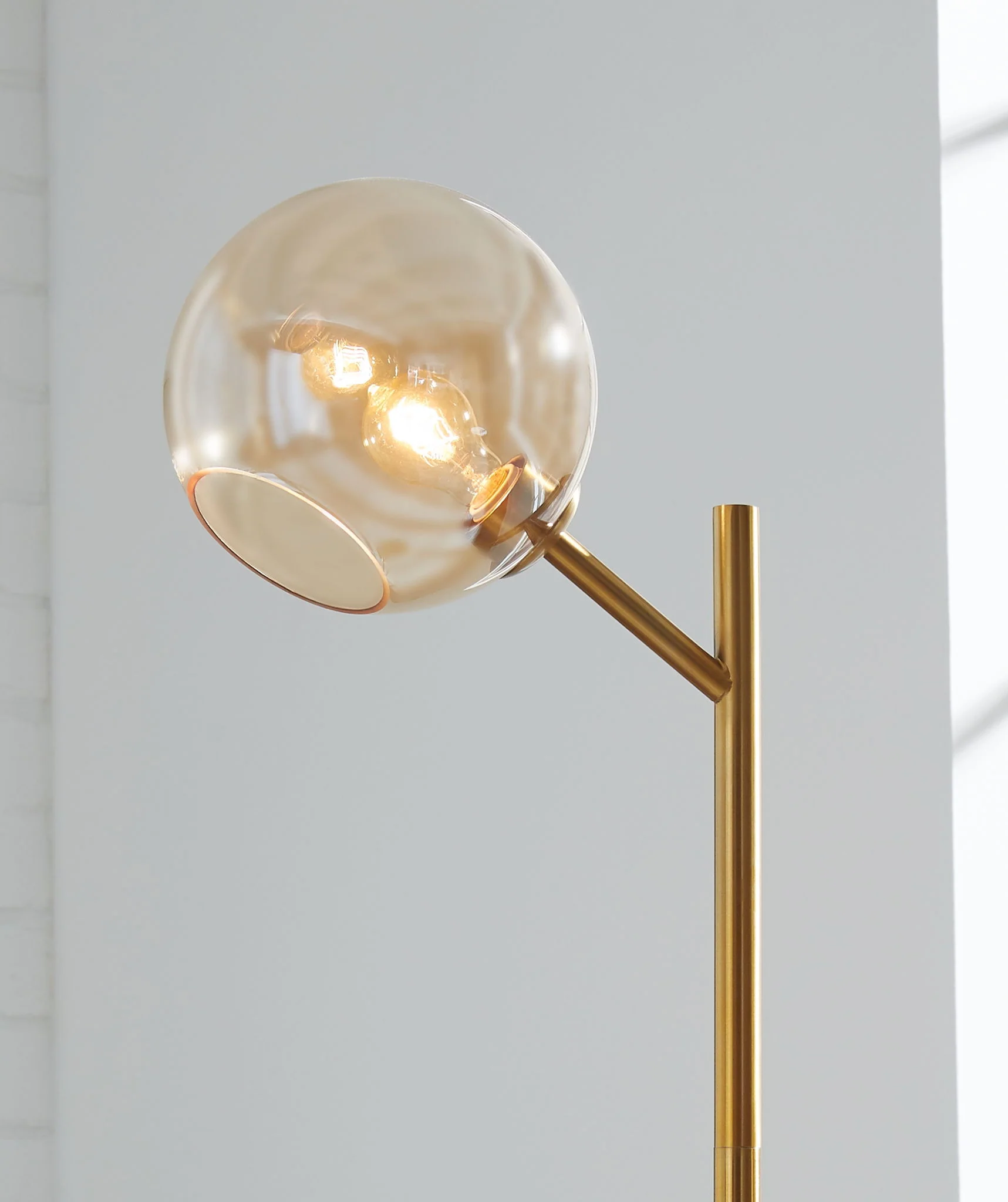 Abanson - Metal Lamp - Image 2