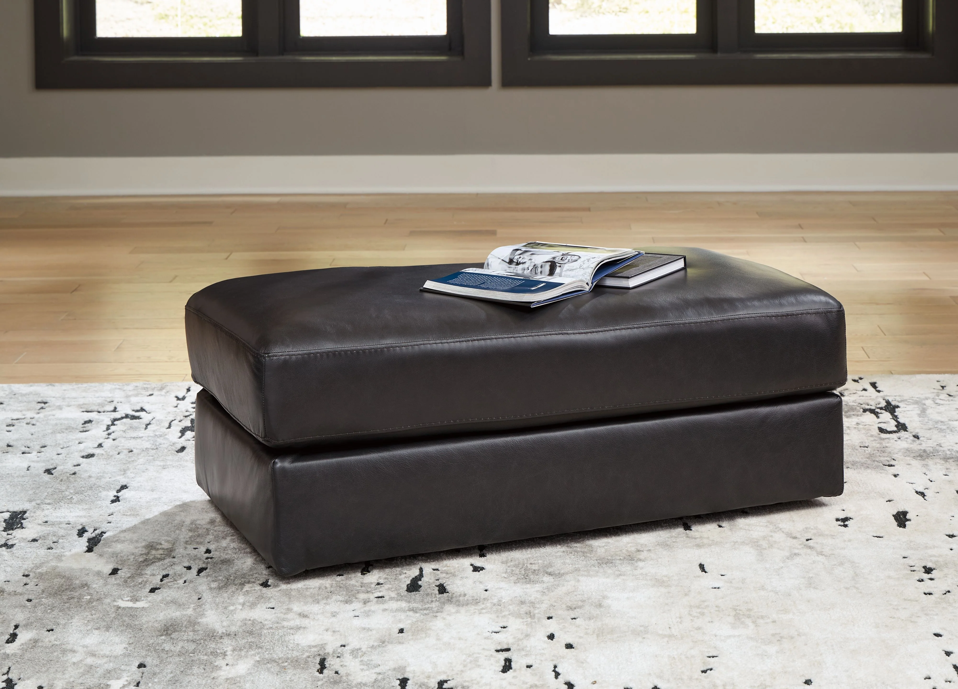 Amiata - Ottoman - Onyx - Image 4