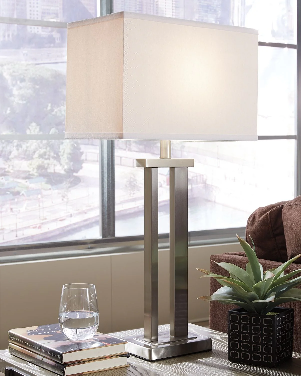 Aniela - Metal Table Lamp Set - Image 4