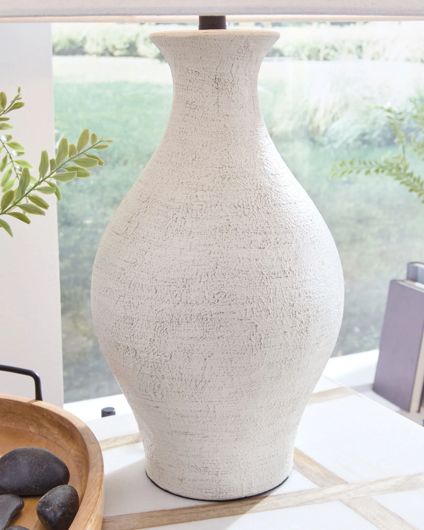 Ashbend - Ceramic Table Lamp - Antique White - Image 4