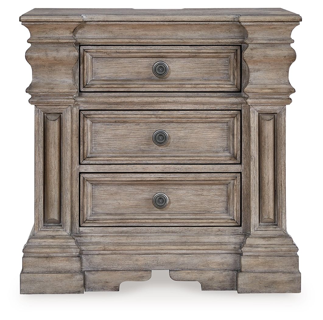 Blairhurst - Three Drawer Night Stand - Light Grayish Brown - Image 4