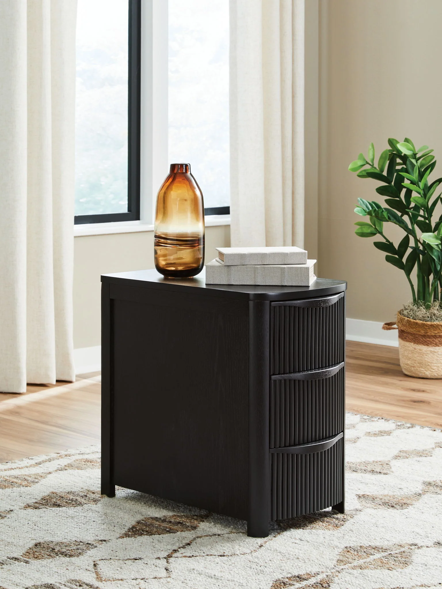 Camdill - Chair Side End Table - Image 11