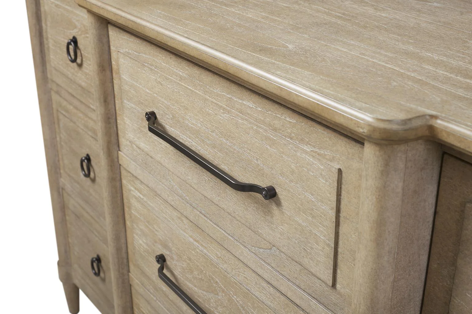 Citrus Heights 9- Drawer Breakfront Dresser - Image 3
