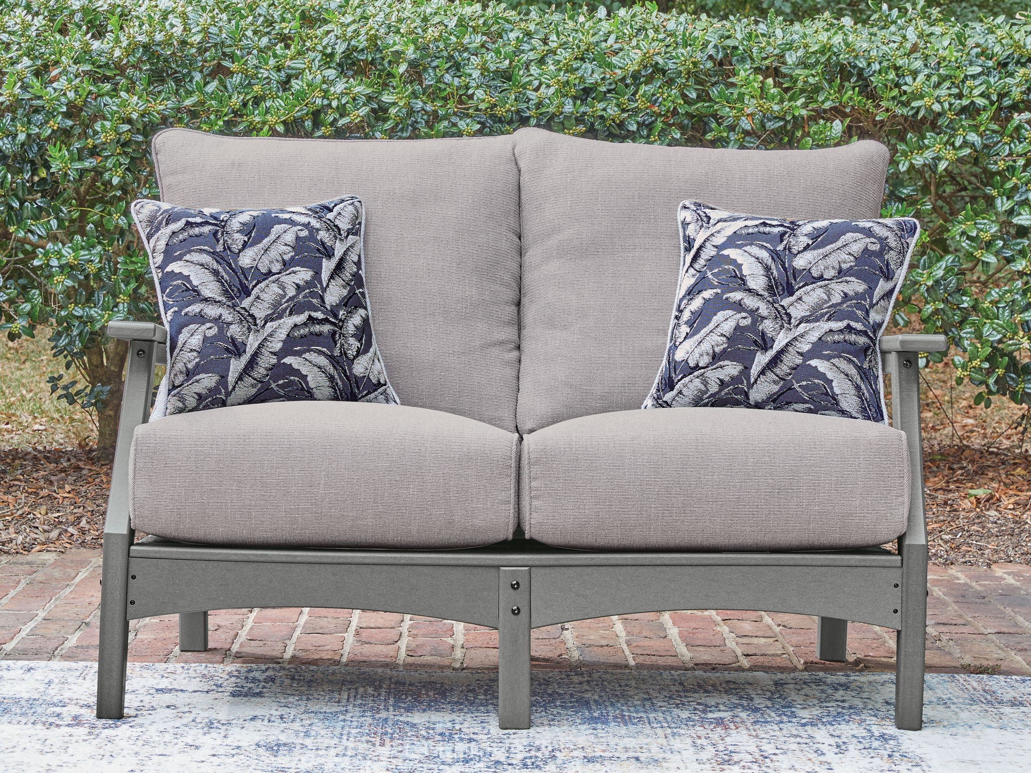 Cove Beach - Loveseat With Cushion - Gray - Image 4