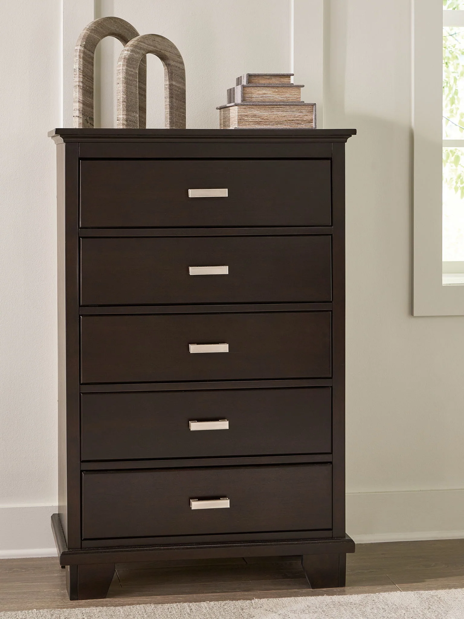 Covetown - Five Drawer Chest - Dark Brown - Image 3