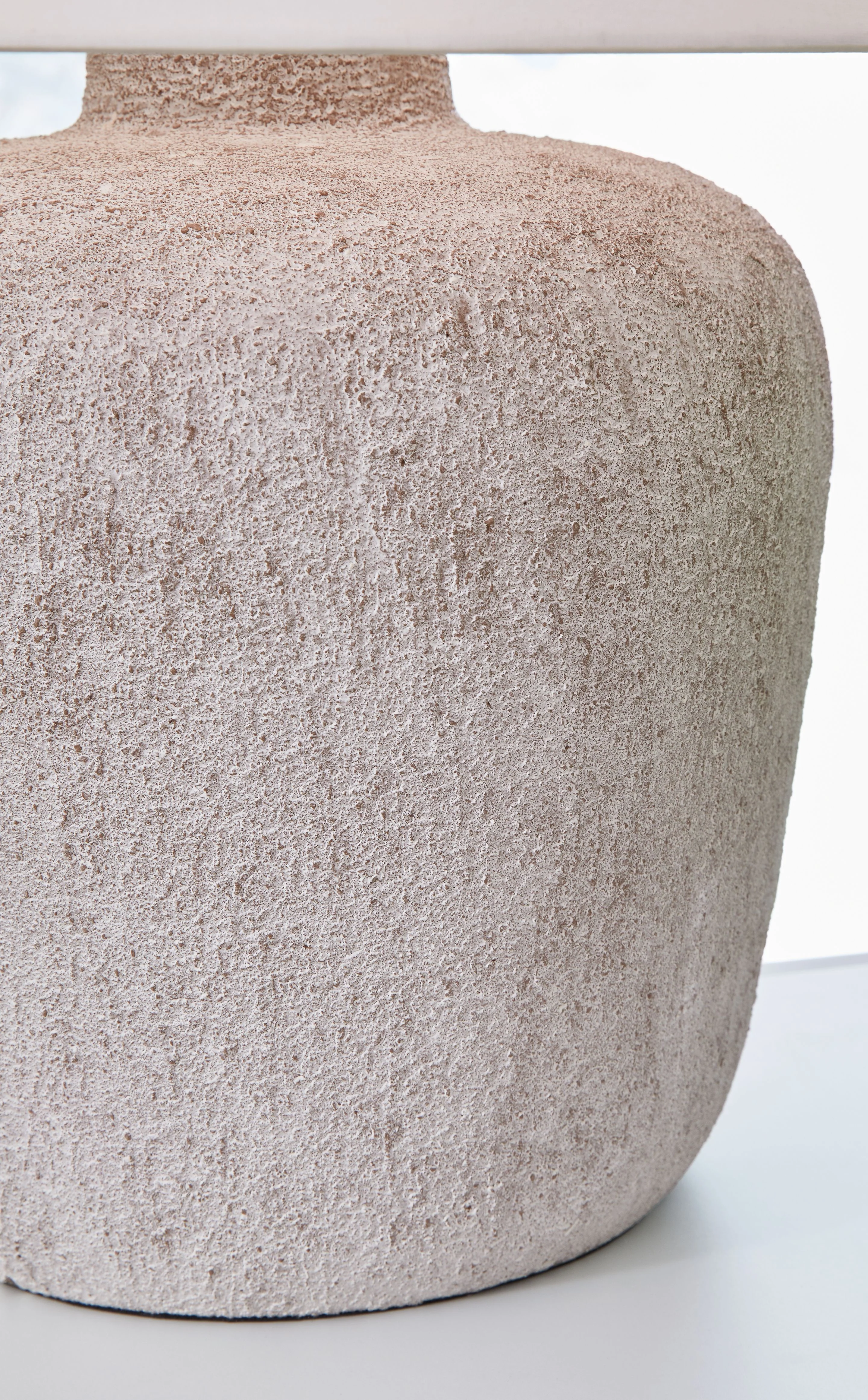 Danry - Metal Table Lamp - Distressed Cream - Image 2