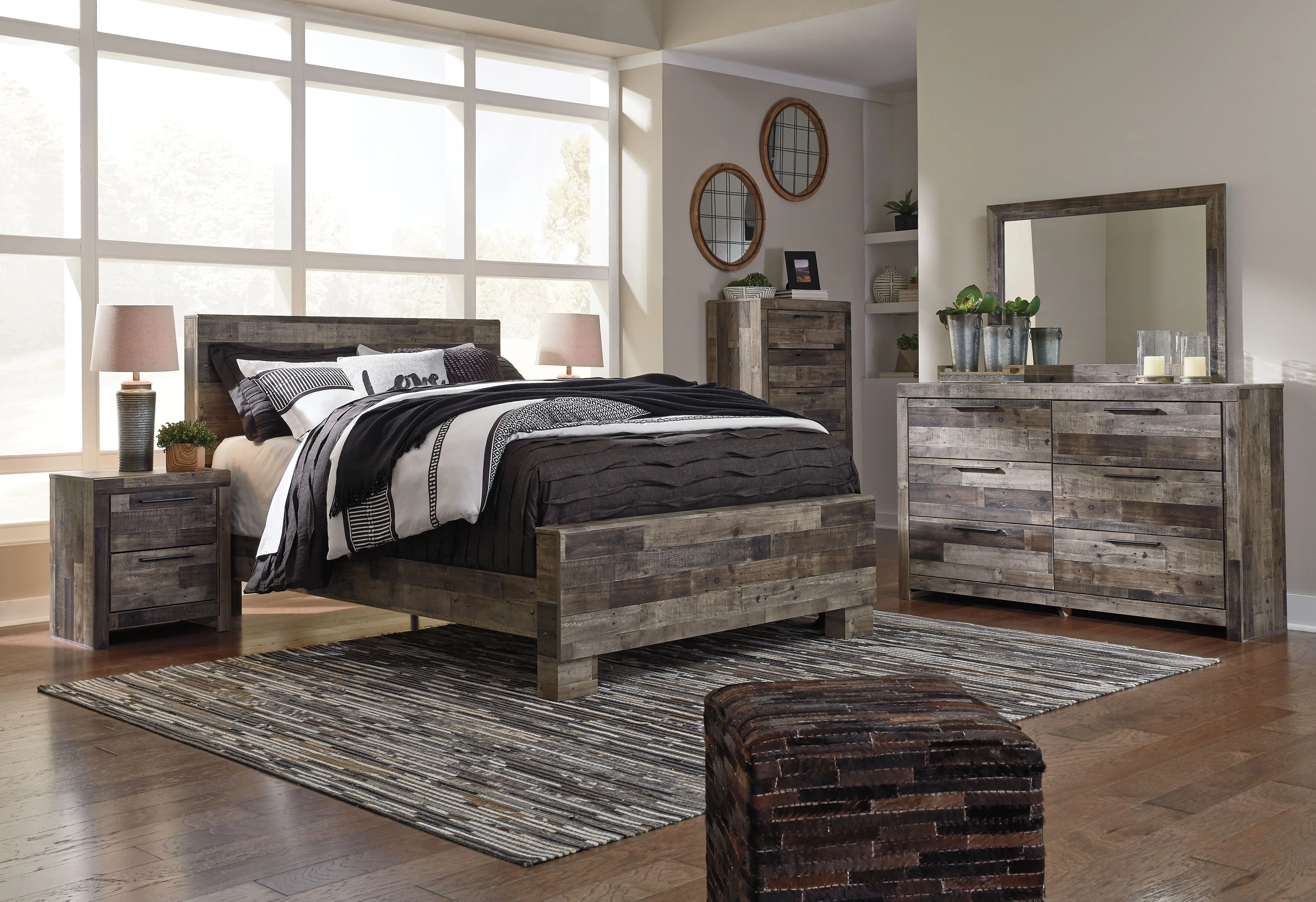 Derekson - Five Drawer Chest - Multi Gray - Image 4
