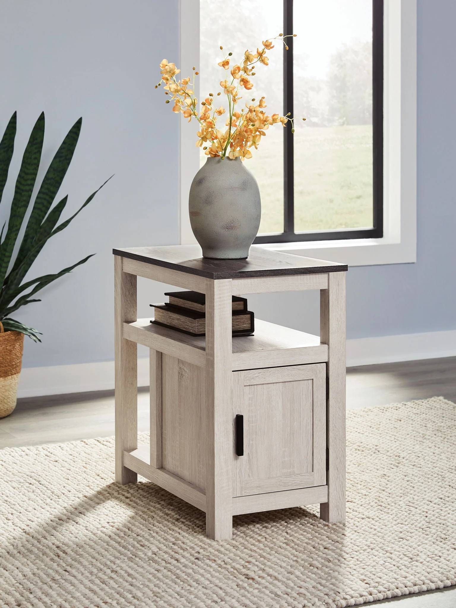 Fendenmore - Chair Side End Table - Image 4