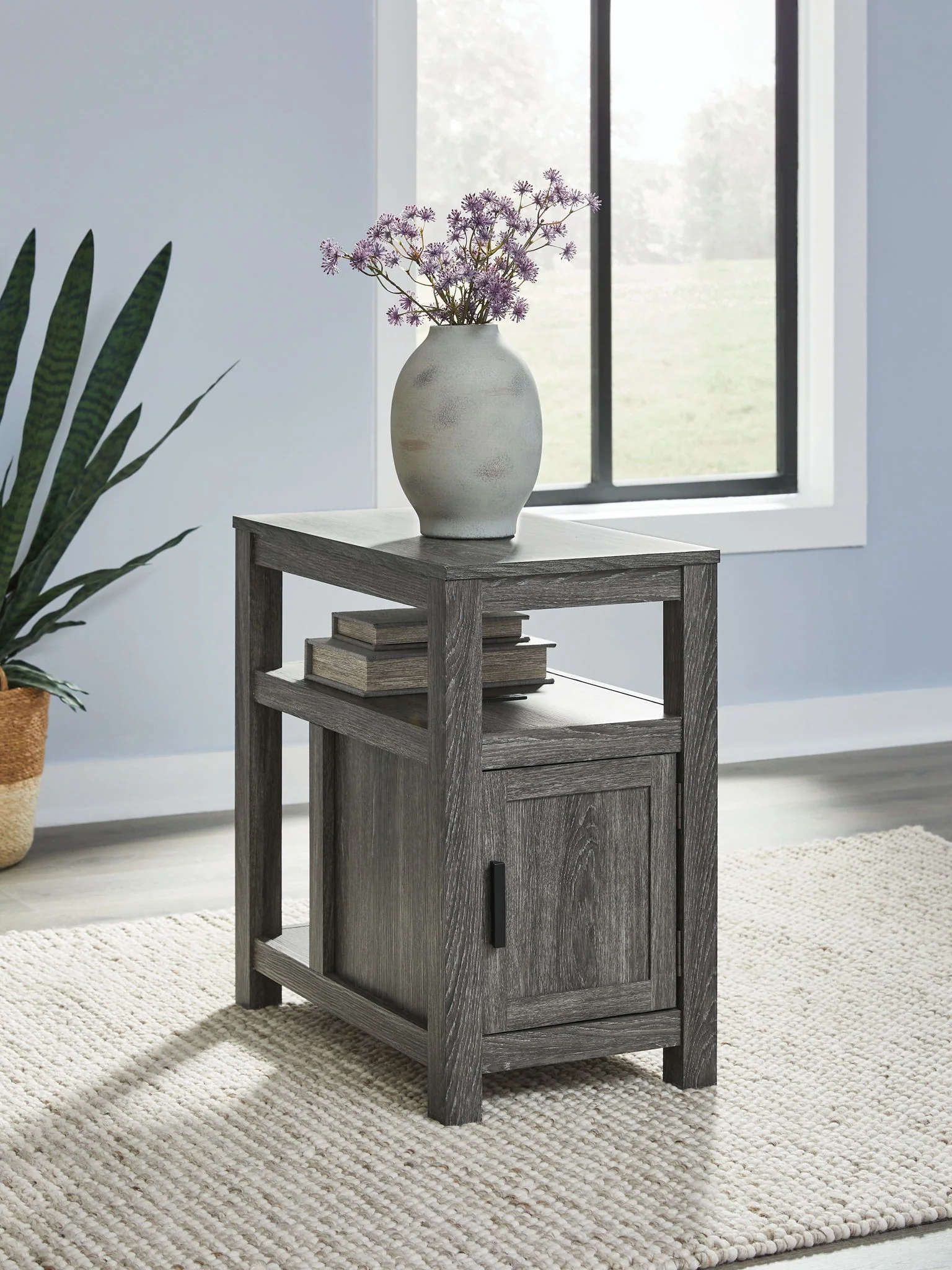 Fendenmore - Chair Side End Table - Image 7