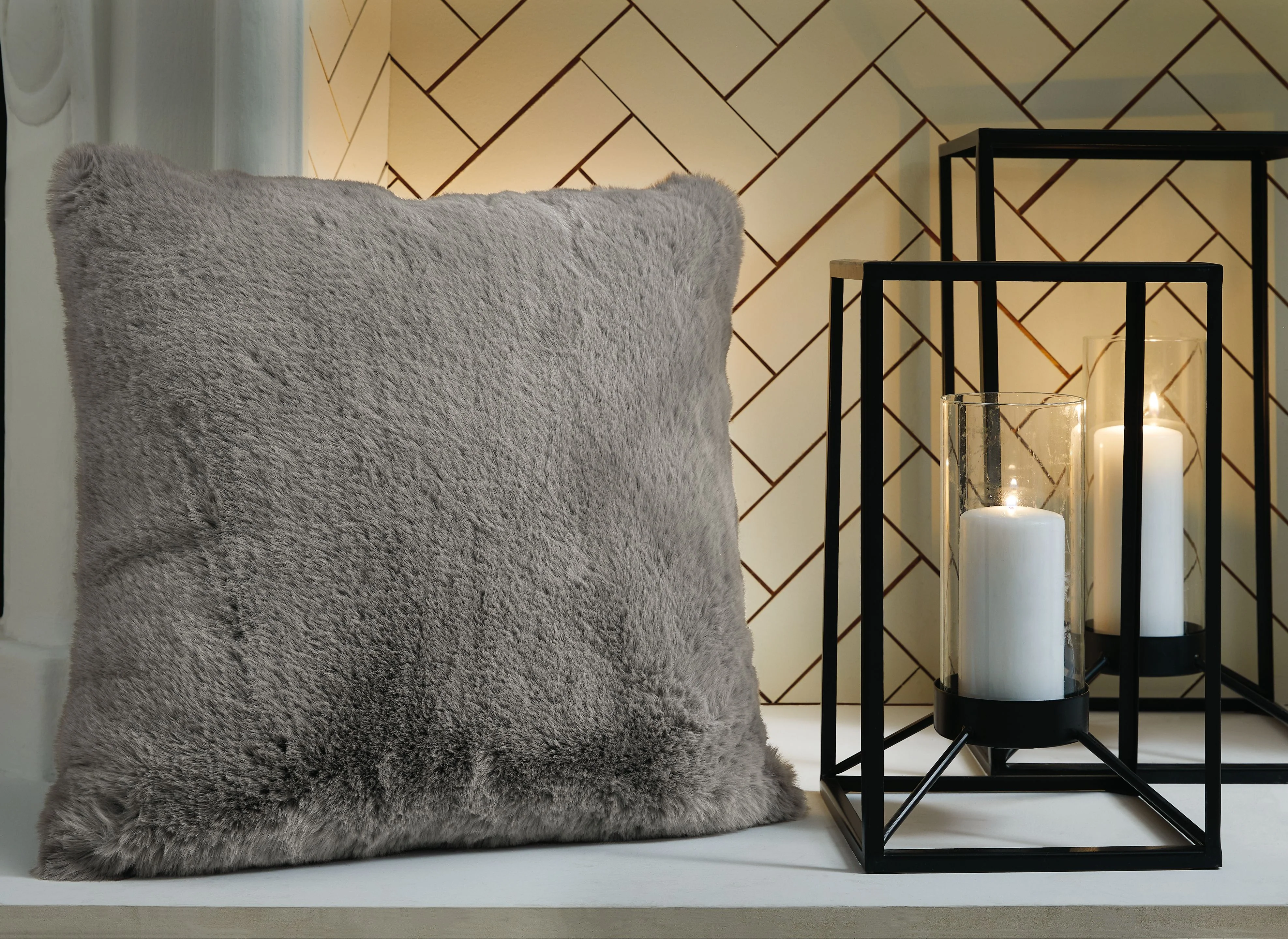 Gariland - Faux Fur Pillow - Image 15