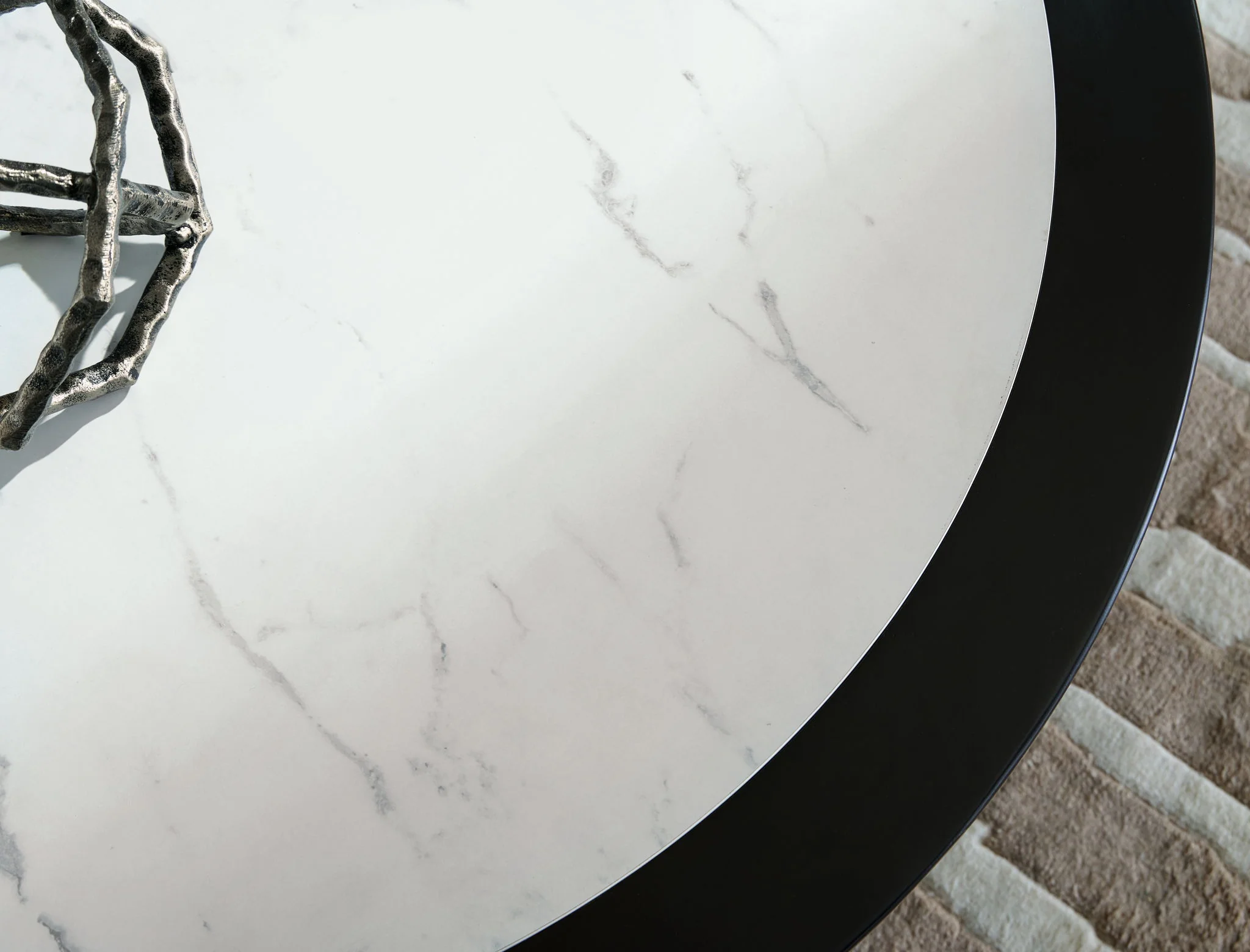 Grayman - Round Table - Image 5