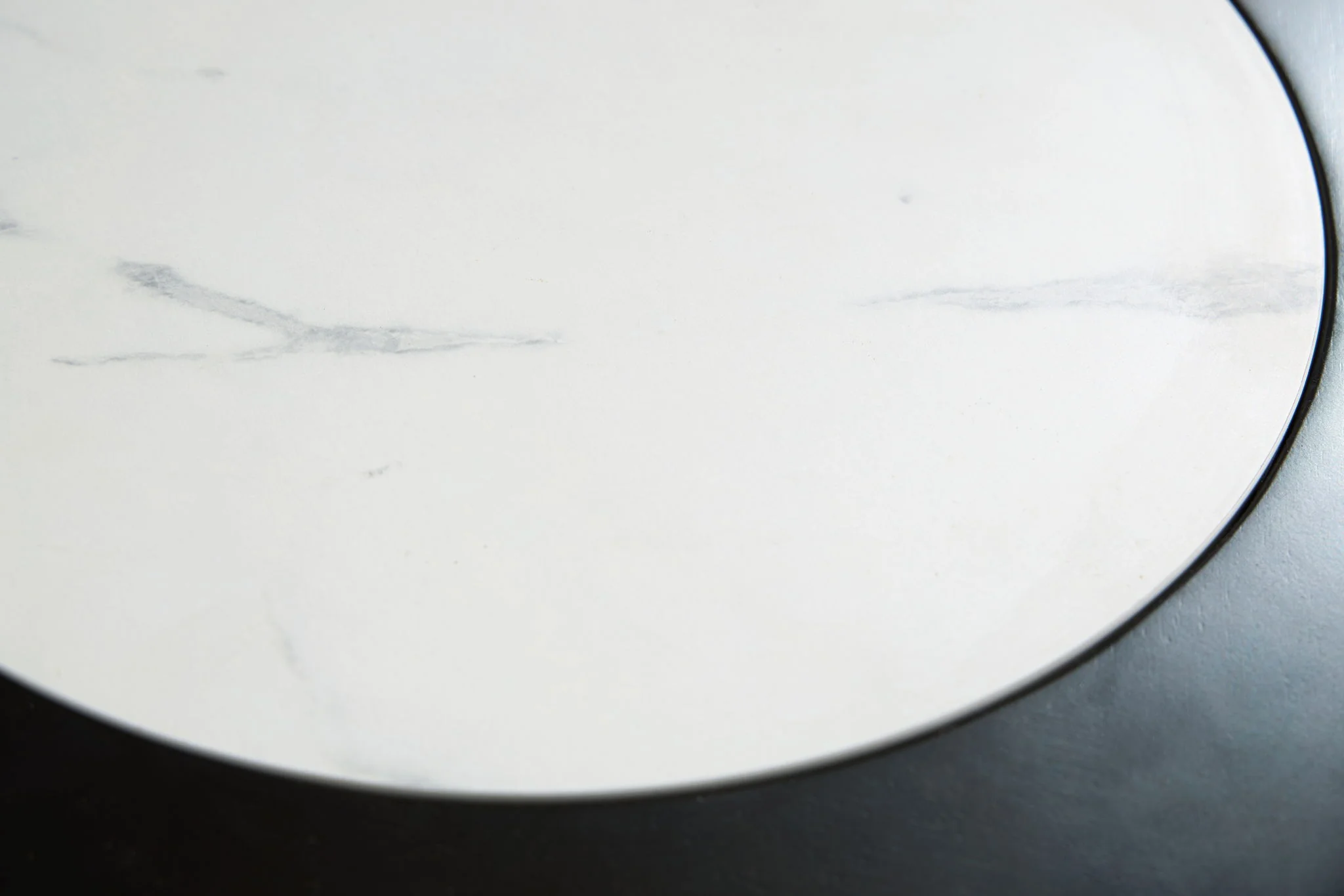 Grayman - Round Table - Image 6
