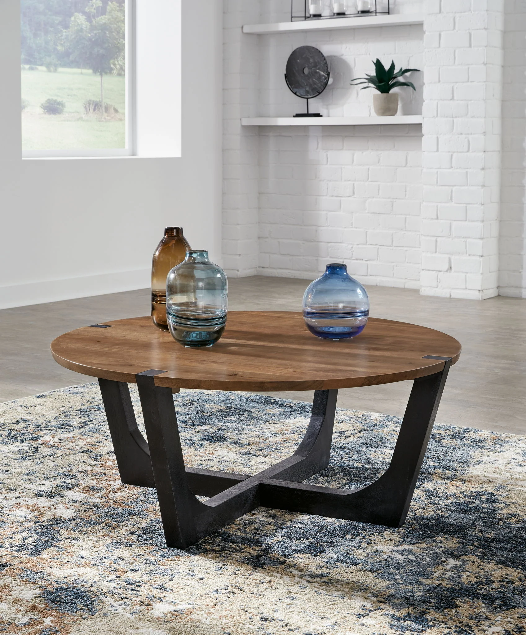 Hanneforth - Round Cocktail Table - Brown - Image 3