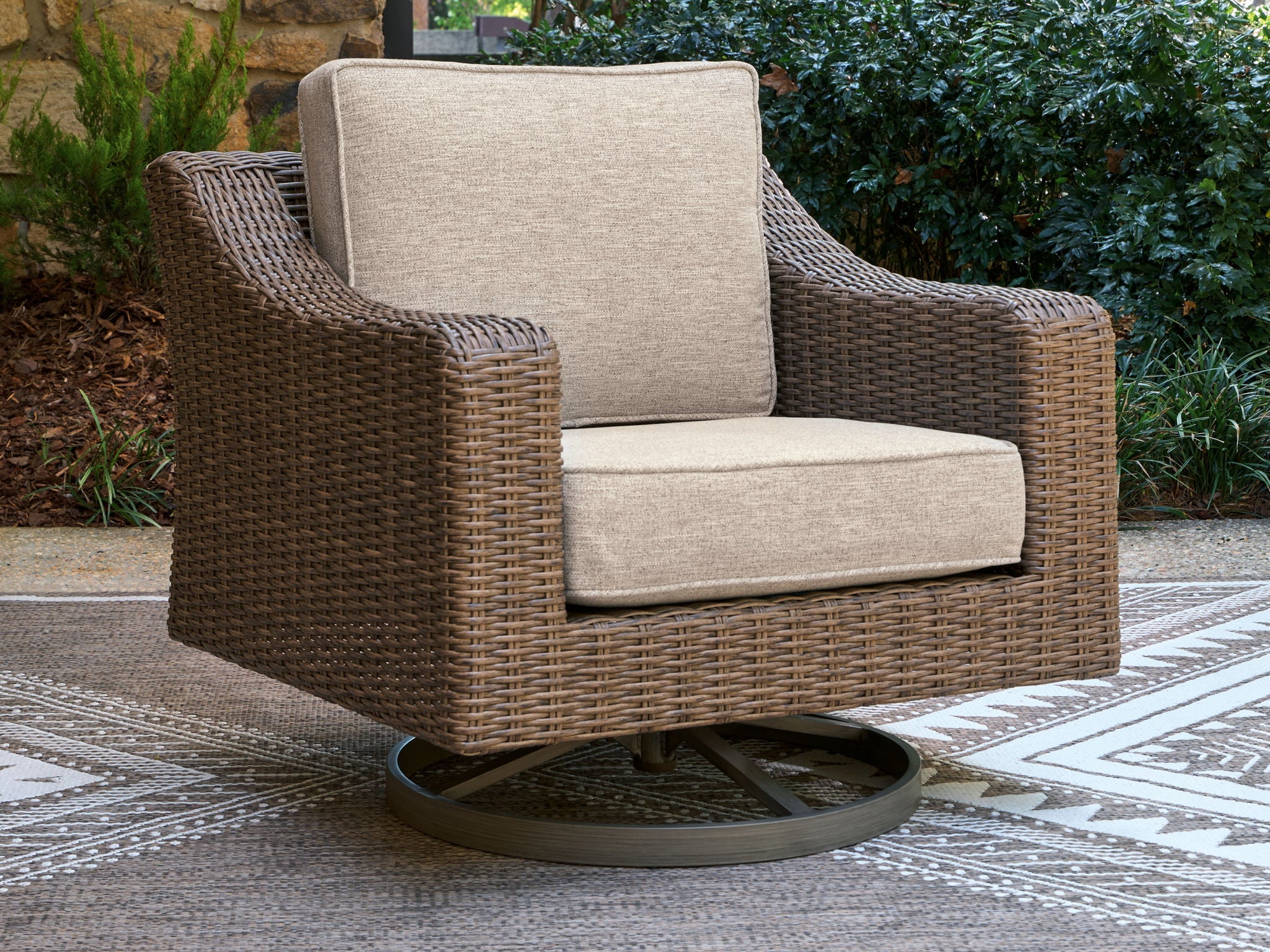 Laguna Heights - Swivel Lounge With Cushion - Beige - Image 4