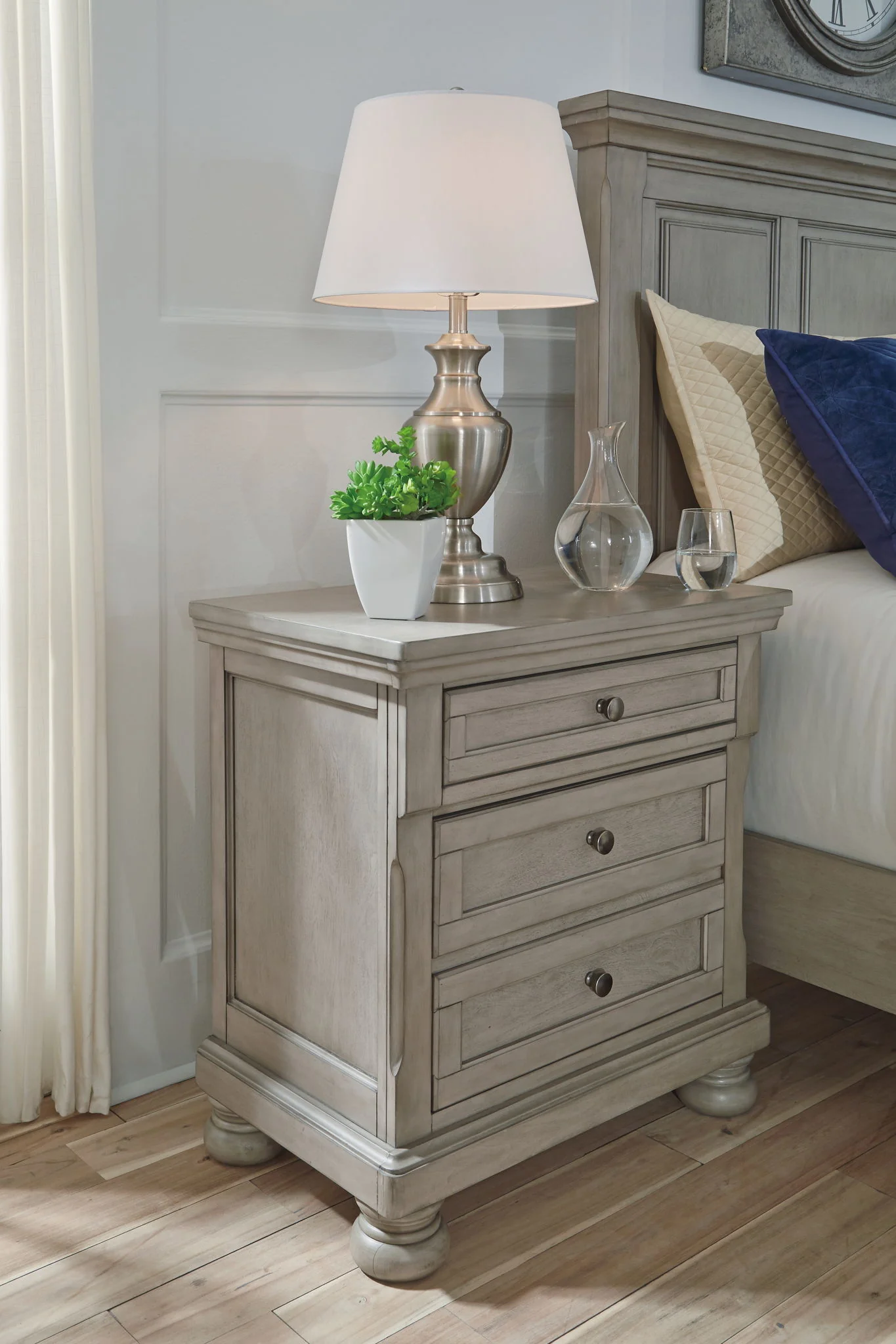 Lettner - Nightstand - Image 3