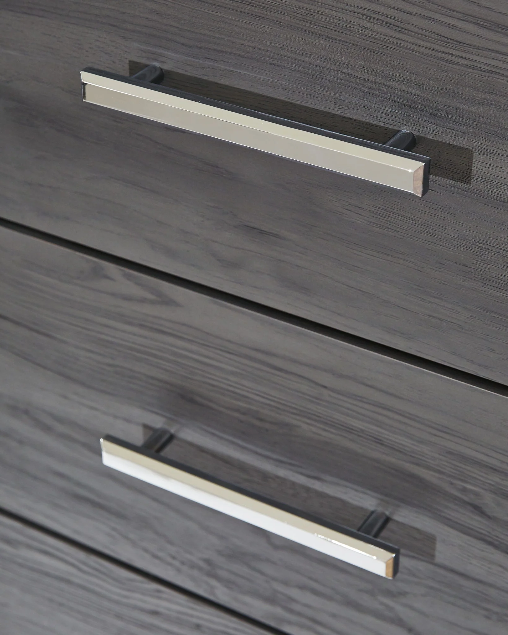 Lodanna - Five Drawer Chest - Gray - Image 3