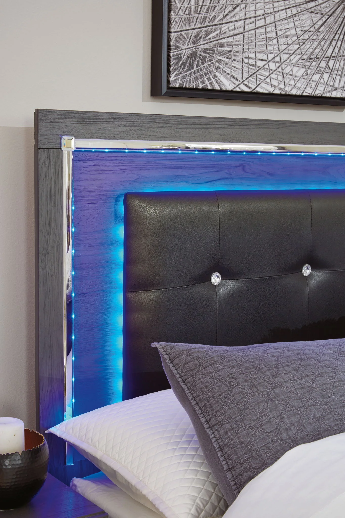 Lodanna - Upholstered Panel Headboard - Image 3