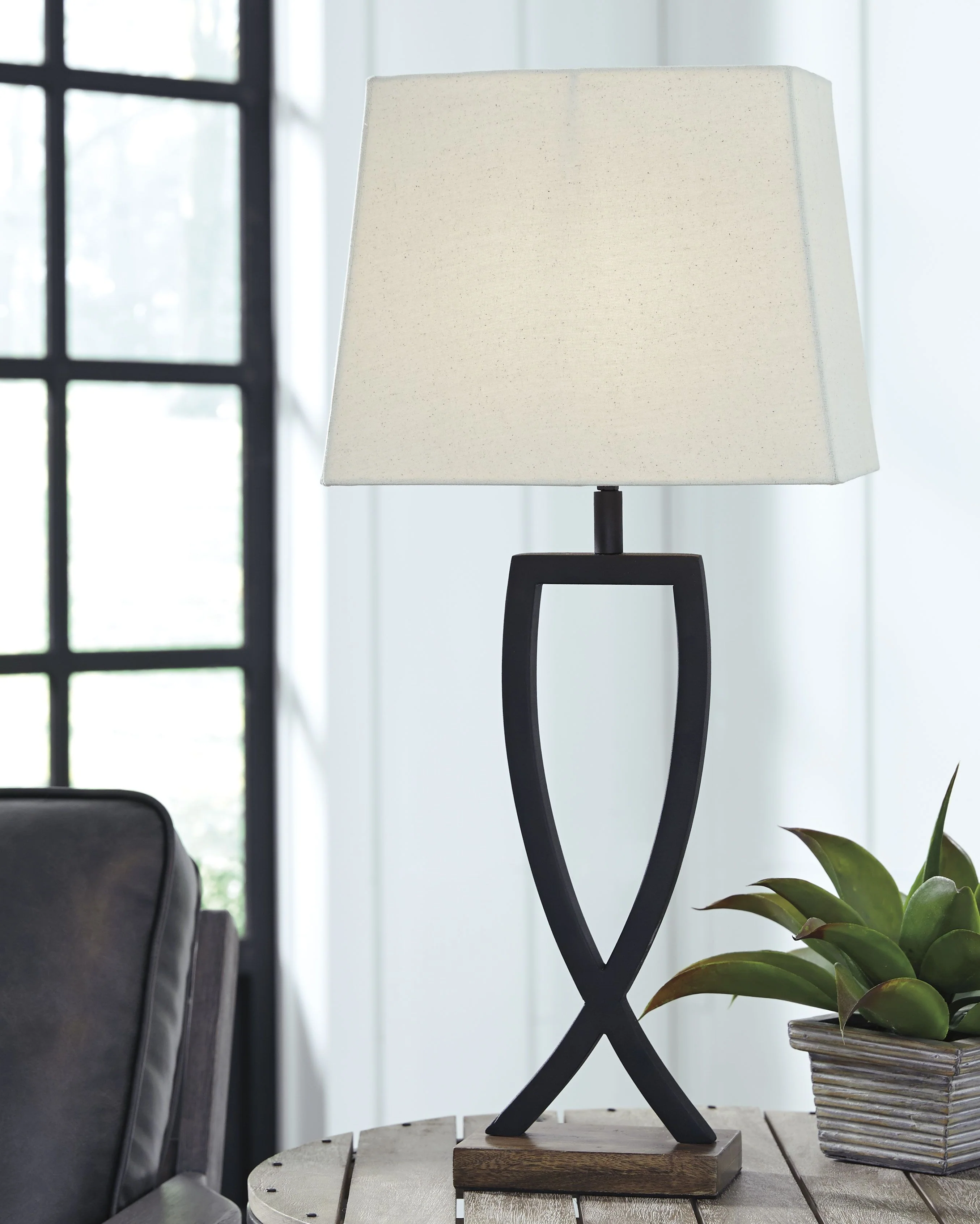 Makara - Table Lamp - Image 2