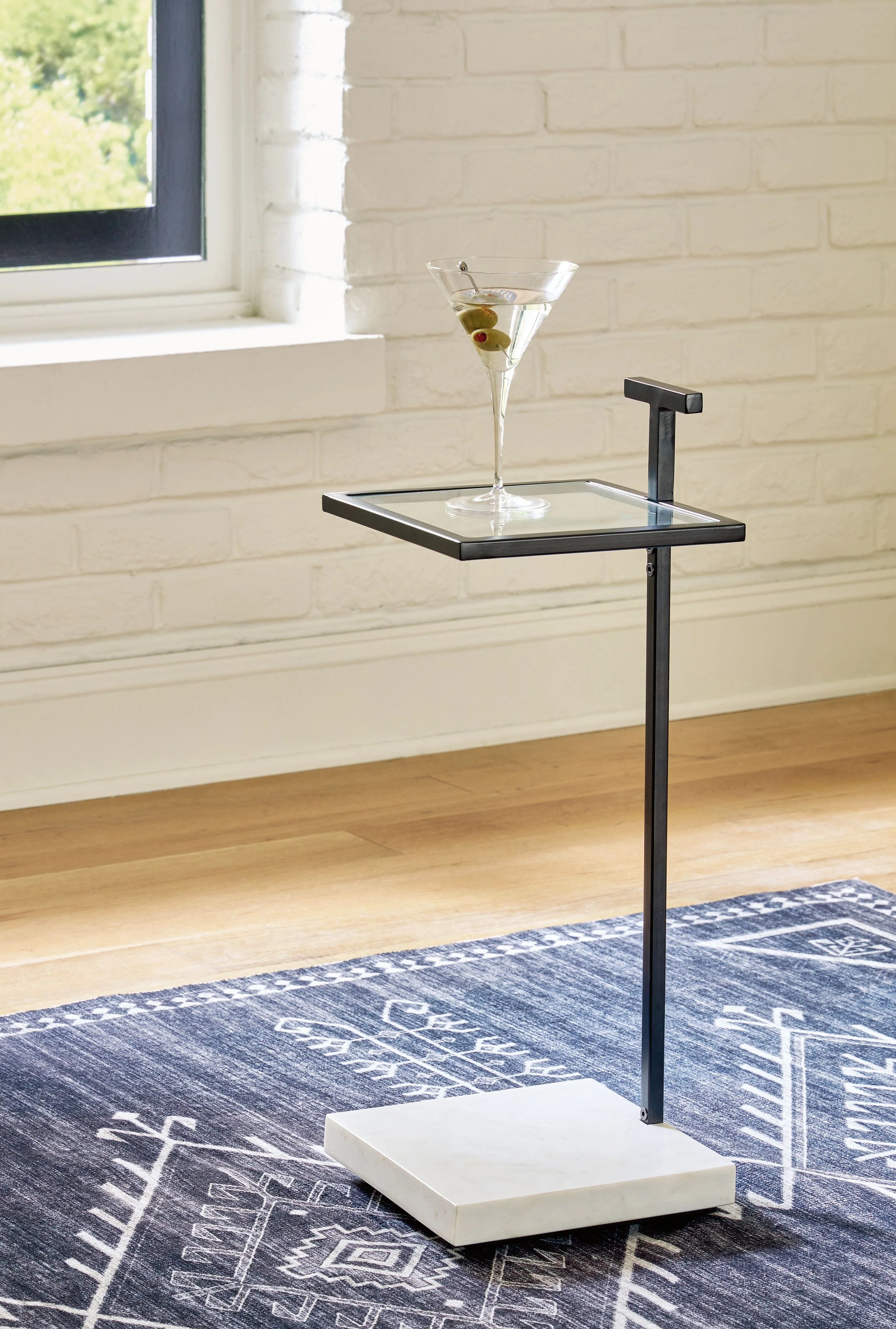 Mannill - Accent Table - Black / White - Image 3