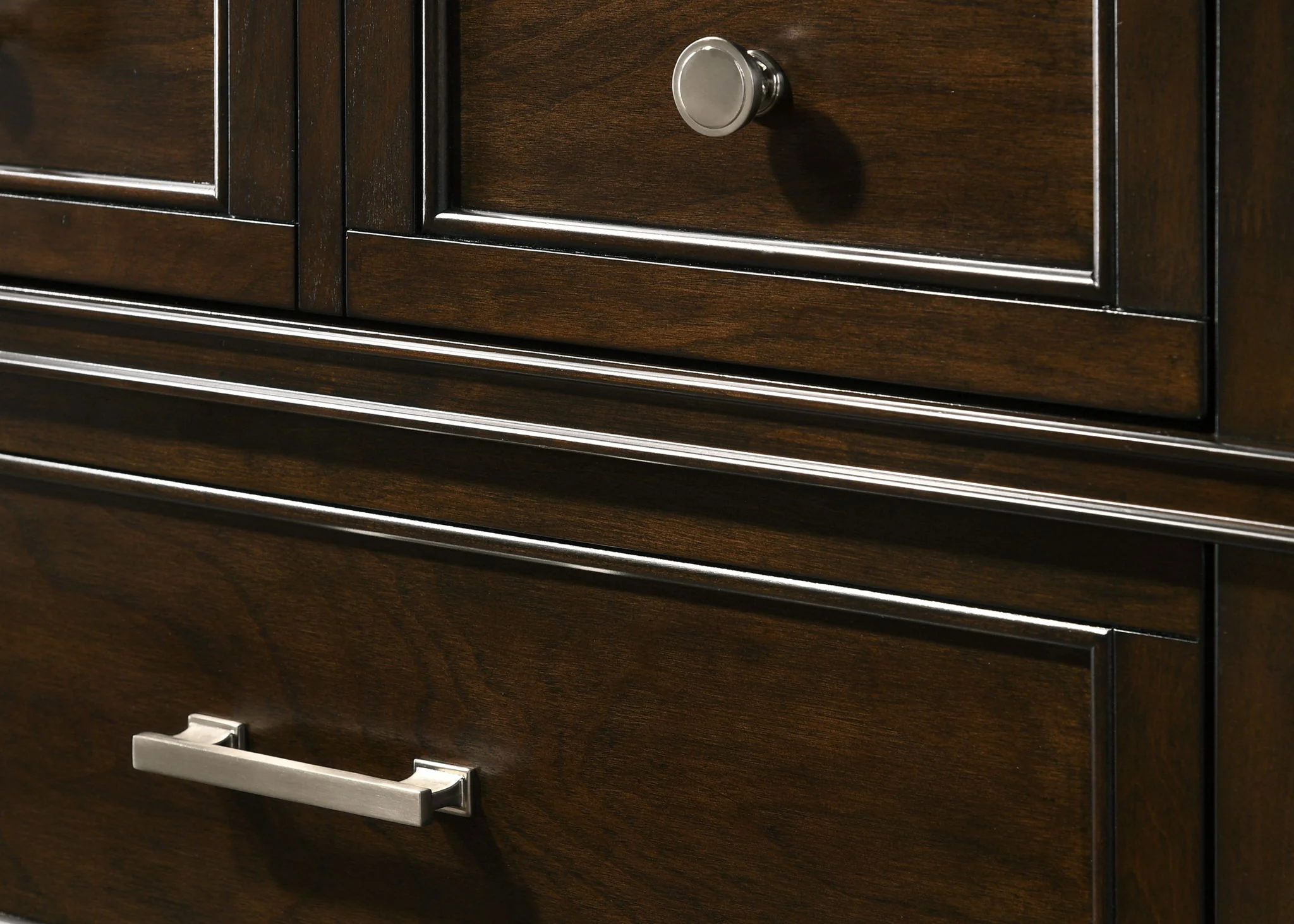 Merlot - 6 Drawer Dresser - Mahogany - Image 4
