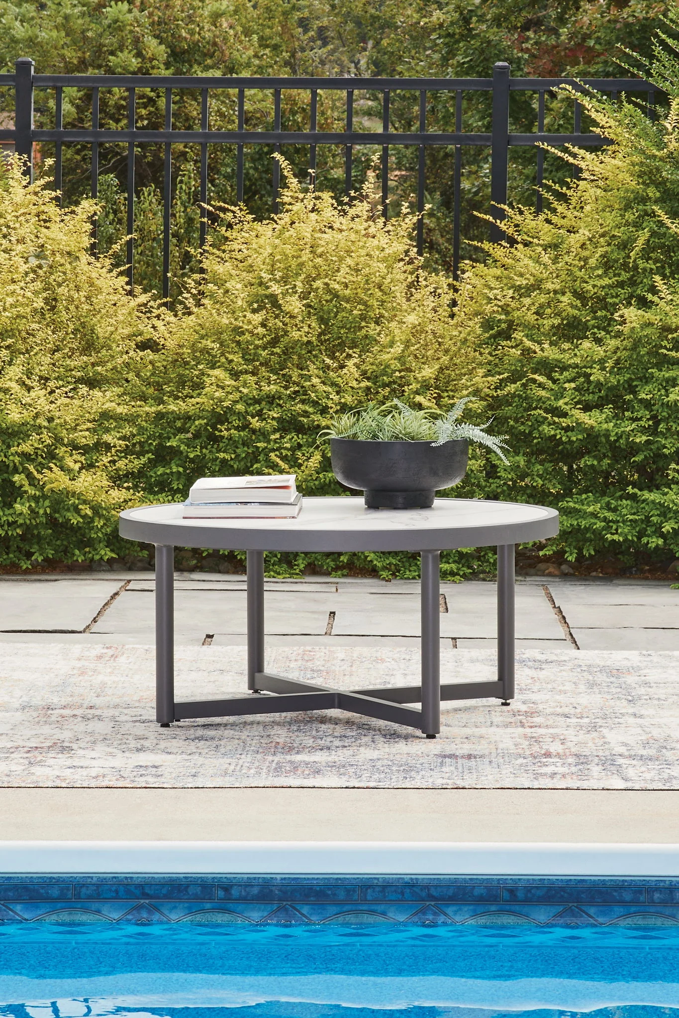 Ocean Beach - Round Table - Image 3