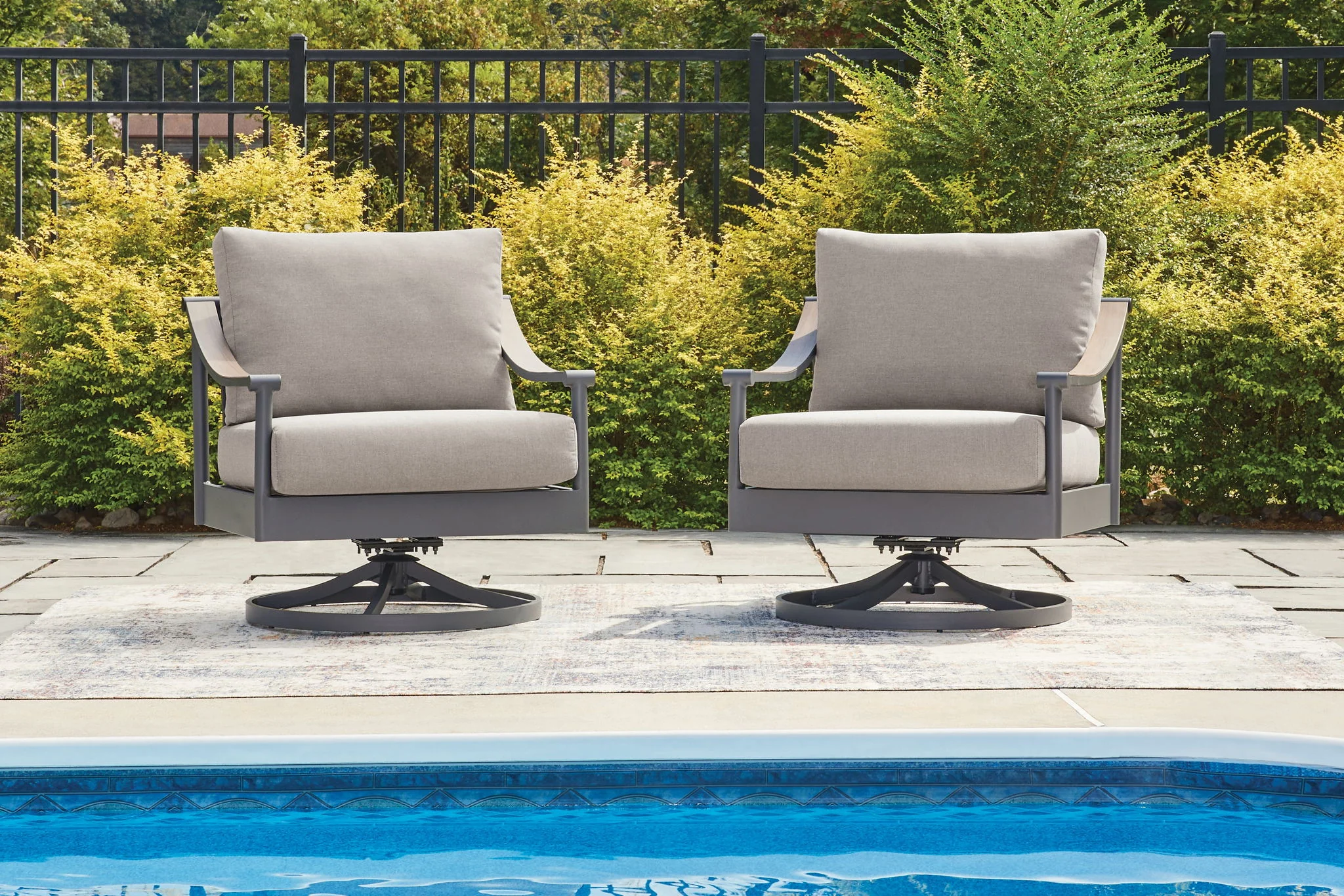 Ocean Beach - Swivel Lounge With Cushion - Gray - Image 4