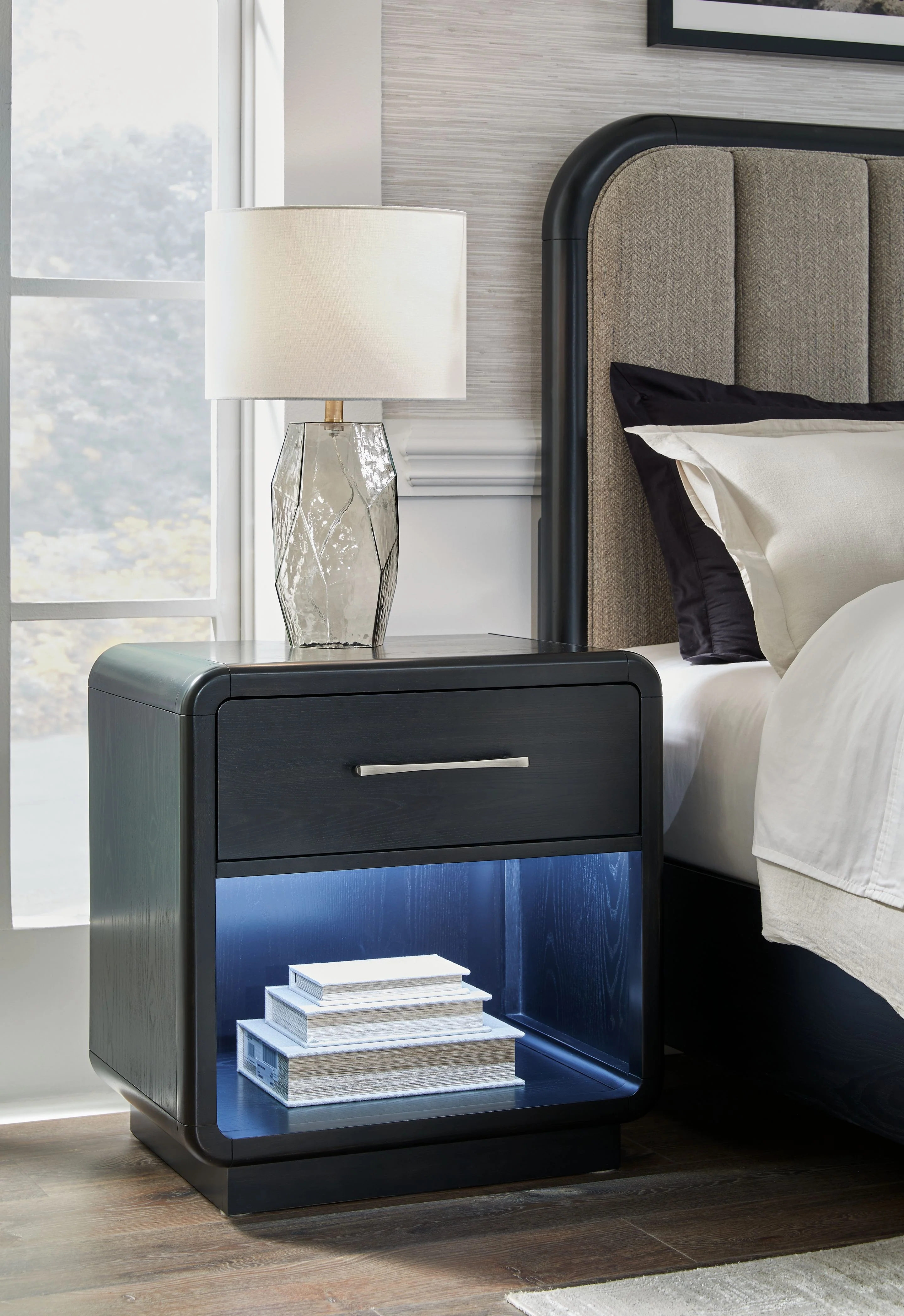 Rowanbeck - One Drawer Night Stand - Black - Image 2