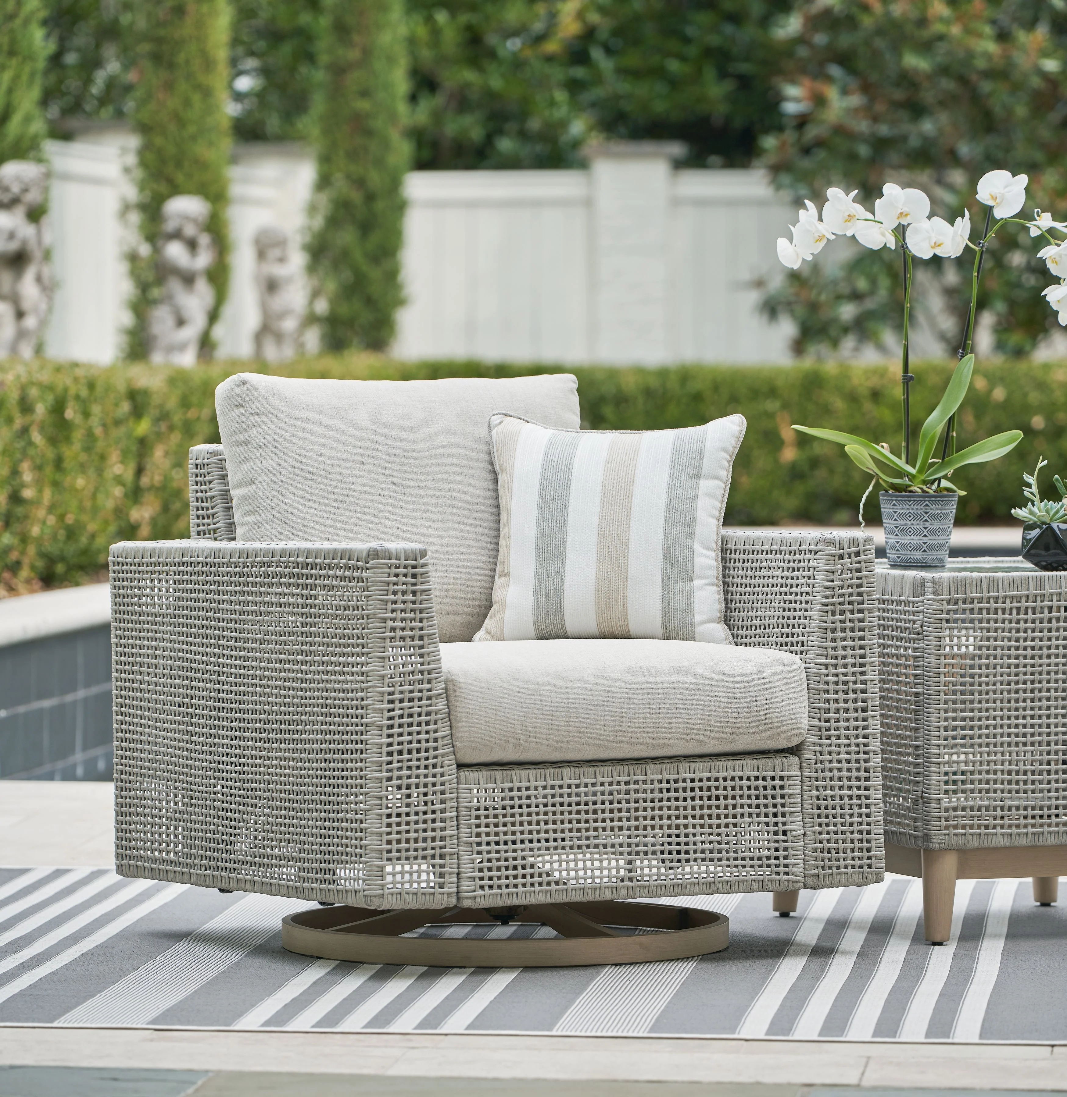 Seton Creek - Swivel Lounge With Cushion - Gray - Image 2