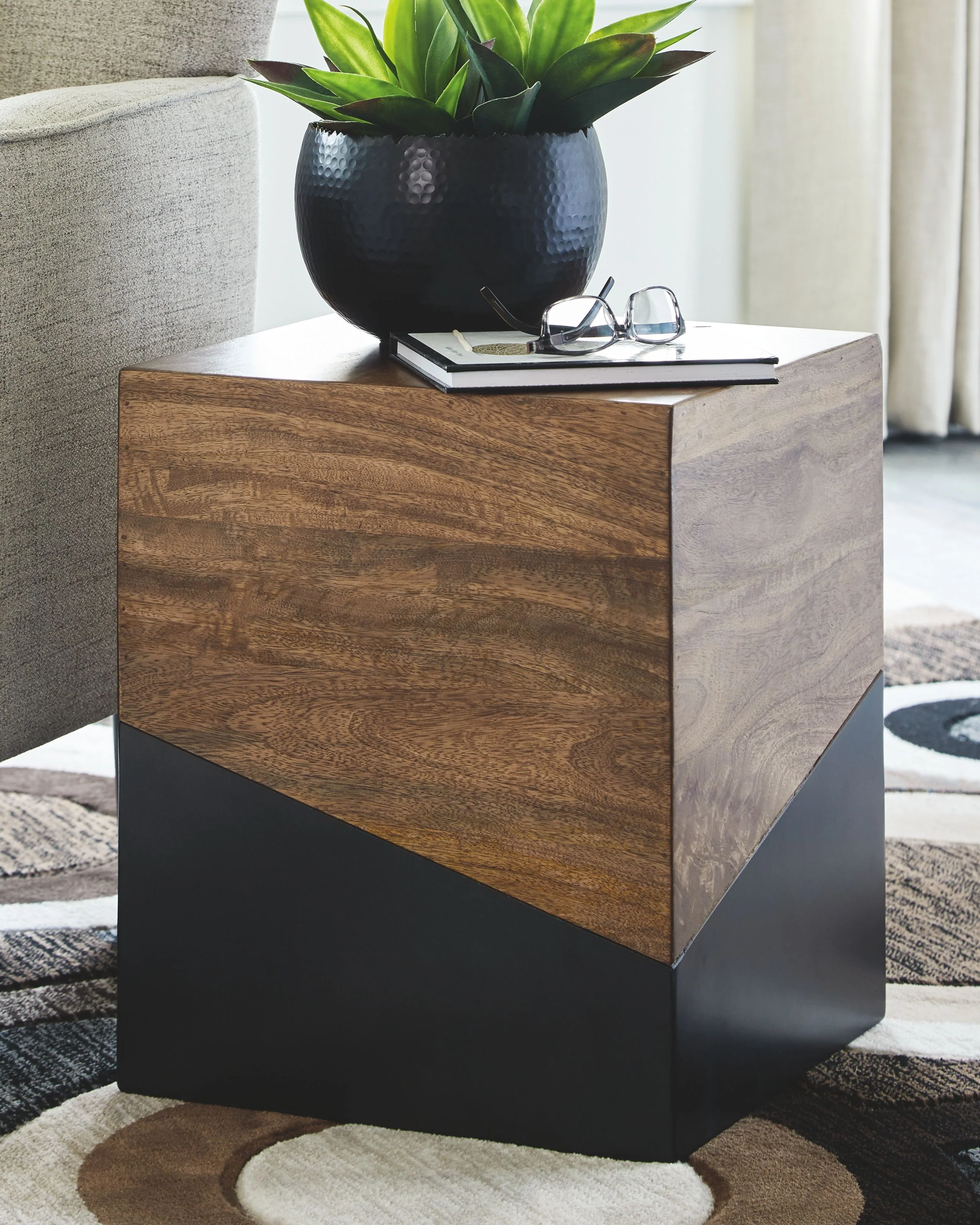 Trailbend - Accent Table - Brown / Gunmetal - Image 4