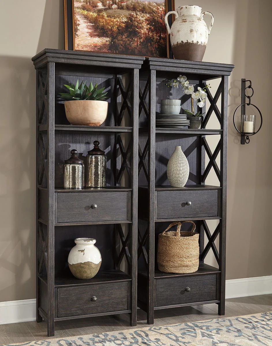 Tyler Creek - Display Cabinet - Image 2