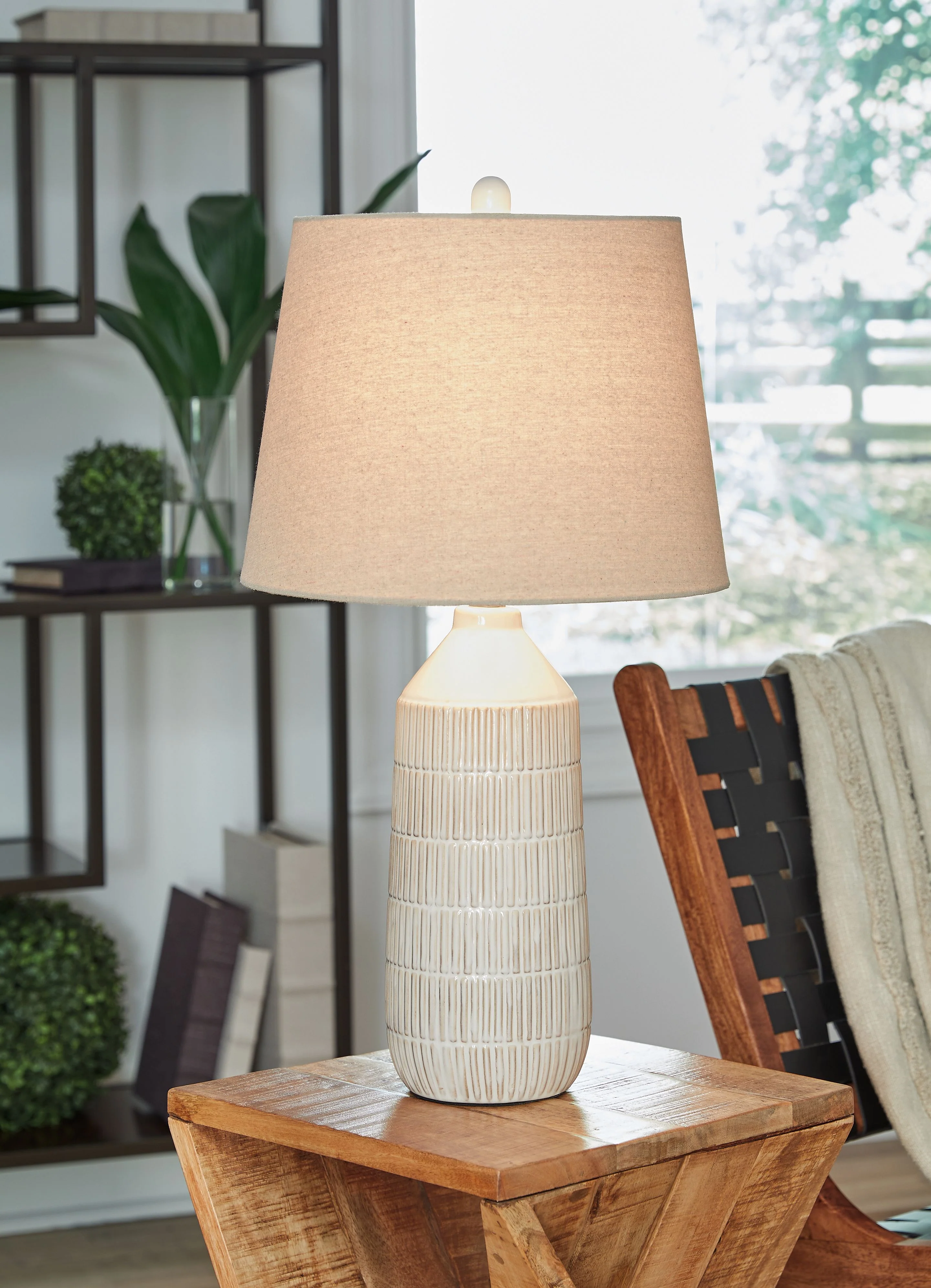 Willport - Ceramic Table Lamp (Set of 2) - Off White - Image 4